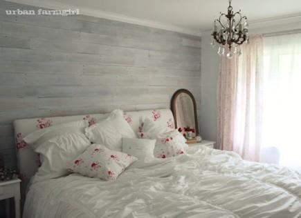 Chambre à coucher : féminine & romantique Chambre - mur en bois