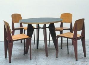 Zoom sur… la chaise Standard de Jean Prouvé