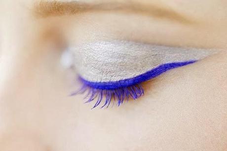 Tendance eye liner bleu majorelle