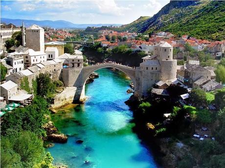 12/02 La Bosnie-Herzégovine entre en scène.