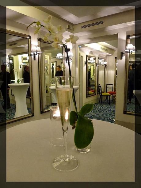 Le restaurant Petrossian, le 144, a fait peau neuve ! Le restaurant Petrossian, le 144, a fait peau neuve !