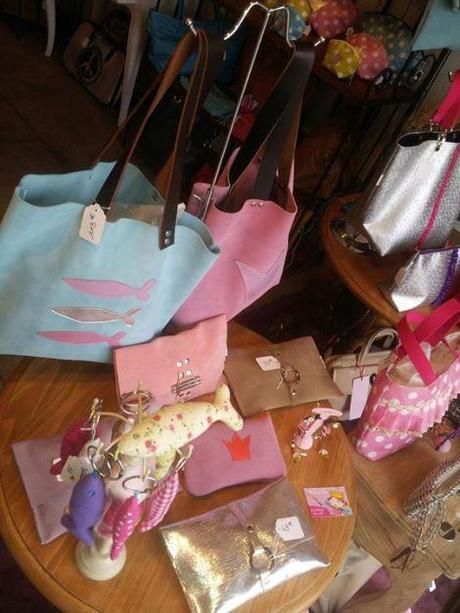 882415_516432108408247_355335795_o