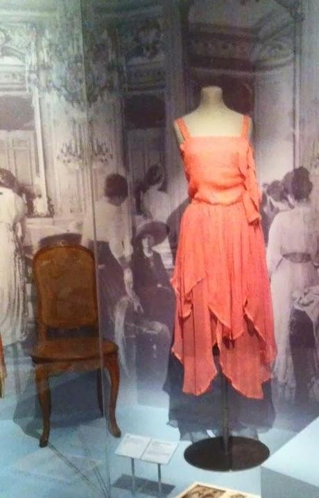 Roman d'une garde-robe, le chic d'une parisienne de la Belle Epoque aux années 30