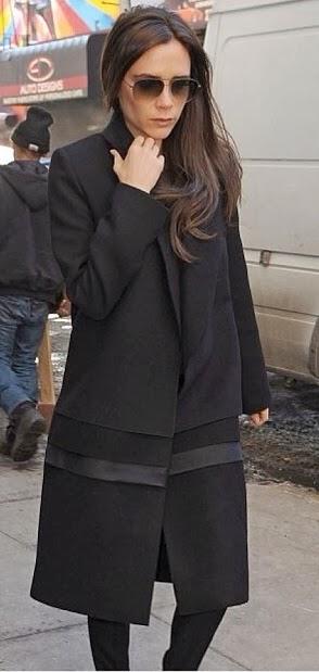 Black is the new Black : le méchant look de Victoria Beckham dans les rues de New York...