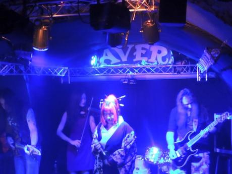 Lamia Cross feat Lutecia en concert au : Le Cavern