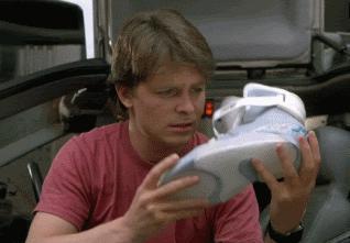 Retour vers le futur : Nike annonce un laçage automatique pour 2015 back-to-the-future-shoes-marty-mcfly