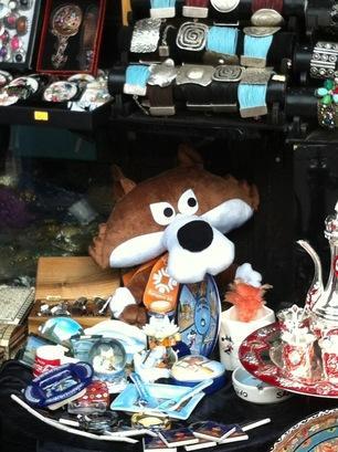 Des symboles dans la ville : Vučko, la mascotte des Jeux olympiques d'hiver de 1984 à Sarajevo Des symboles dans la ville : Vučko, la mascotte des Jeux olympiques d'hiver de 1984 à Sarajevo