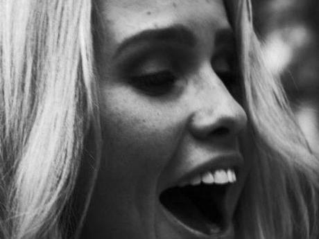  Claire Holt pour Iman Chenonceau