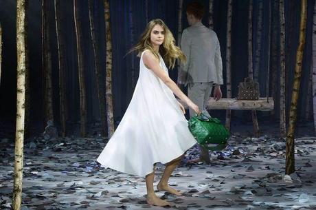 Cara-Delevingne-poses-at-a-photocall-to-launch-the-Mulberry-Cara-Delevingne-Collection-during-London-Fashion-Week-3151794