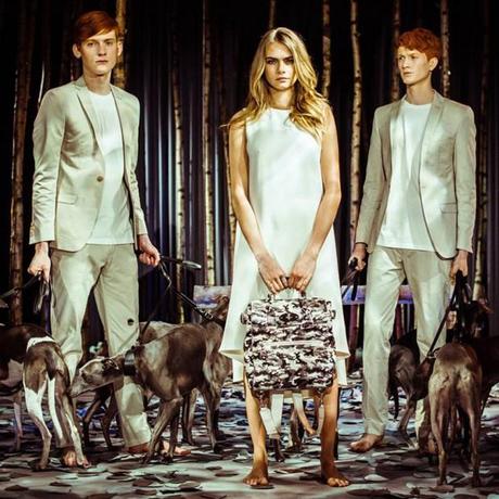 Cara-Delevingne-devoile-sa-collection-de-sacs-pour-Mulberry_visuel_article2