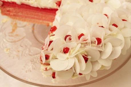 pink rainbow cake,rainbow cake rose,pink birthday cake,gâteau arc en ciel rose,gâteau d'anniversaire rose,recette de rainbow cake rose,recette gâteau d'anniversaire rose,le gâteau d'anniversaire idéal pour une petite fille,gâteau d'anniversaire barbie,gâteau bonnet de bain,gâteau papier azyme
