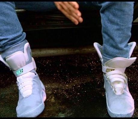 Est-il venu le temps de porter les chaussures à laçage automatique de Marty McFly?