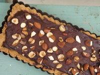 Tarte au chocolat noir aux fruits secs, sel de Guérande au piment d'Espelette...IG bas Tarte au chocolat noir aux fruits secs, sel de Guérande au piment d'Espelette...IG bas