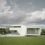 ARCHI: Freundorf villa par Project A01, une villa entièrement blanche