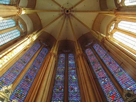 Le nez en l'air dans la cahtédrale