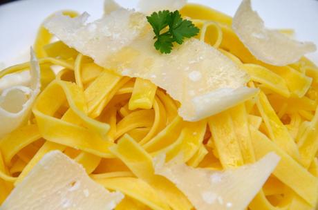 Tagliatelles aux parmesan et huile de truffes