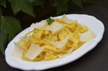 Tagliatelles aux parmesan et huile de truffes