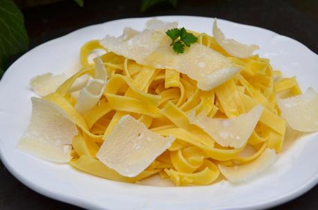 Tagliatelles aux parmesan et huile de truffes