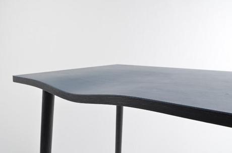 Piece of Me le bureau à mémoire de forme par Formellt Piece of Me le bureau à mémoire de forme par Formellt