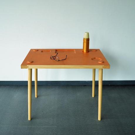 Piece of Me le bureau à mémoire de forme par Formellt Piece of Me le bureau à mémoire de forme par Formellt