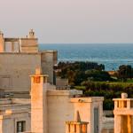 ÉVASION : Ils recréent un véritable village dans les Pouilles en Italie