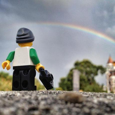 Un Lego parcours le monde et se fait prendre en photo avec un iPhone 4S
