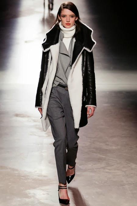 5 look : Le défilé automne/hiver Anthony Vaccarello...