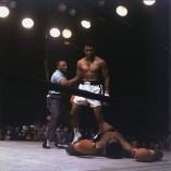 50 ans plus tôt, Cassius Clay devenait le plus jeune champion du monde des poids lourds