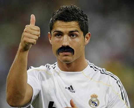 La moustache, le nouveau style des terrains de foot?