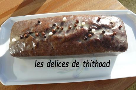 cake au chocolat et glaçage à l'orange