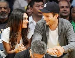Mila Kunis et Ashton Kutcher: Il lui met enfin la bague au doigt!!