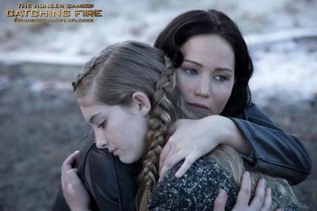 katniss-hugs-prim-in-hunger-games-catching-fire-photo.jpg