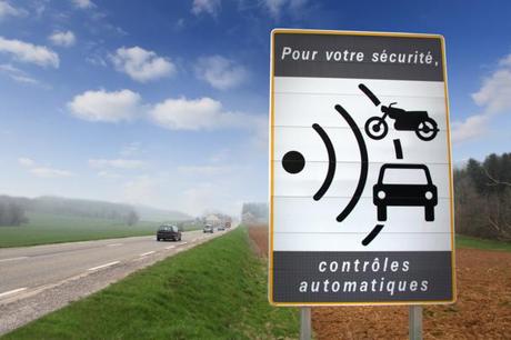 Waze, une astuce permet d'être averti des radars sur la route