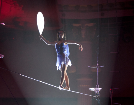 De grands numéros internationaux  au Cirque Krone. Magique!