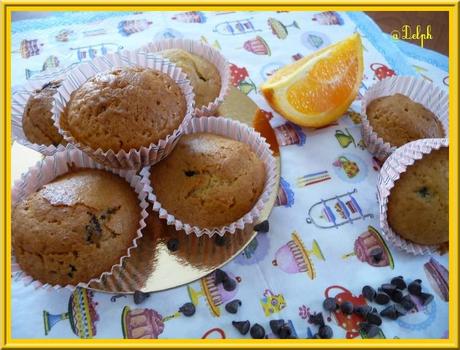Muffins à l'orange et pépites de chocolat.