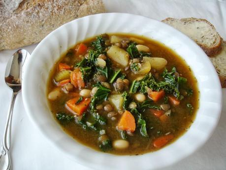 Hummmmm...humez cette bonne soupe nutritive de légumineuses & verdures (Beans 'n Greens Soup)