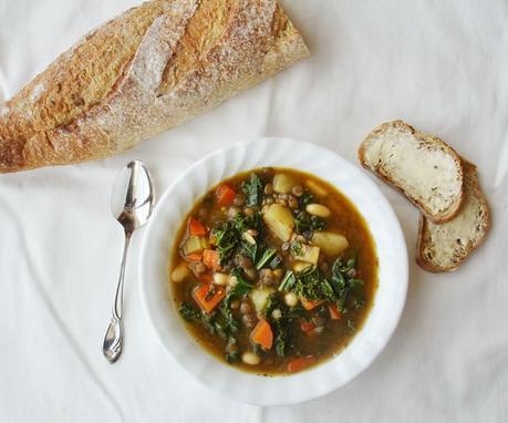 Hummmmm...humez cette bonne soupe nutritive de légumineuses & verdures (Beans 'n Greens Soup)