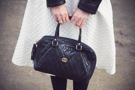 IN LOVE WITH BLACK & WHITE IN LOVE WITH BLACK & WHITE