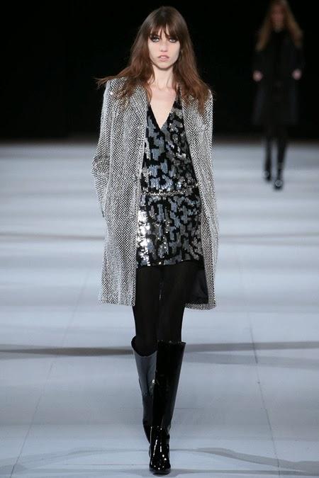 5 look : Le défilé automne/hiver Saint Laurent...