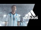 Lionel Messi joue supersonique pour Adidas