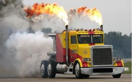 7769846112_camion-le-plus-rapide-du-monde-plus-de-600-km-h