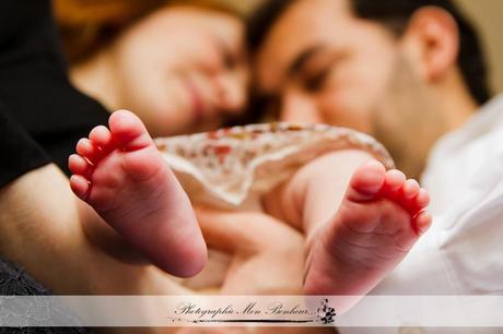 jeunes parents, lumière naturelle, petites bouilles, photo bébé, photographe de maternité paris, Photographe de nouveaux-nés, photographe michel bizot, Séance naissance à domicile