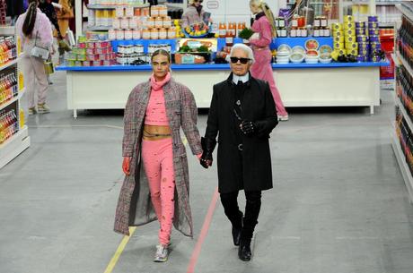 karl lagerfeld supermarché chanel grand palais source mydalily.co.uk