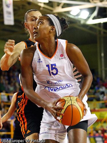 Angelica-ROBINSON--Salamanque-_fibaeurope.jpg