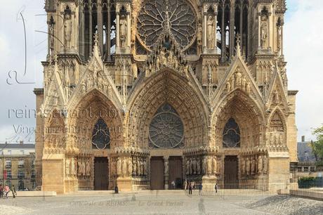 Le grand portail de la cathédrale de Reims, avant la 1ère Guerre-Mondiale