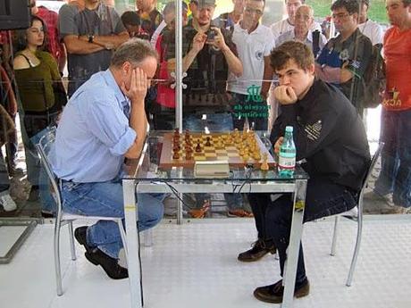 Le Norvégien Magnus Carlsen a concédé une seule nulle face au grand-maître brésilien Gilberto Milos © site officiel