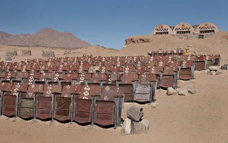 cinema-abandoned-outdoor-movie-theater-in-the-desert-of-sinai3