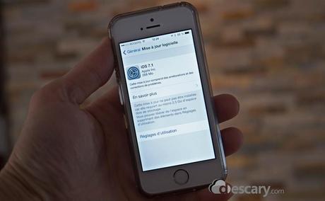 ipad iphone ios 7 iOS 7.1 est disponible et il devrait corriger quelques bogues!