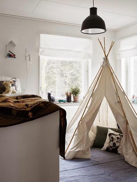 Suède / Une maison aux couleurs naturelles /