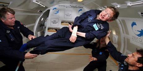 Le cosmologiste Stephen Hawking en apesanteur, le 26 avril 2007.